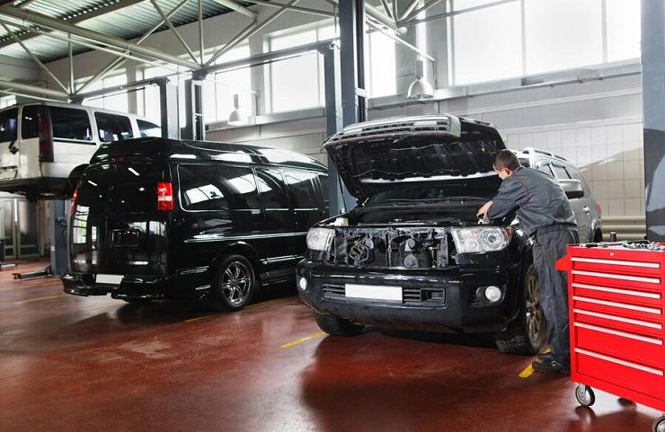 Mercedes Benz Car Service Station In Prabhadevi